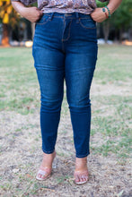 Load image into Gallery viewer, Classic Dark Blue Skinny Jeans
