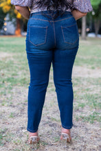 Load image into Gallery viewer, Classic Dark Blue Skinny Jeans
