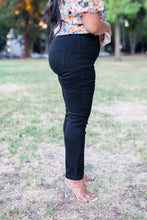 Load image into Gallery viewer, Classic Black Skinny Jeans
