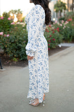 Load image into Gallery viewer, Blue Floral Maxi Dress
