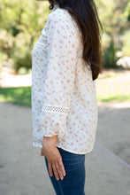 Load image into Gallery viewer, Boho Chic Floral  Blouse
